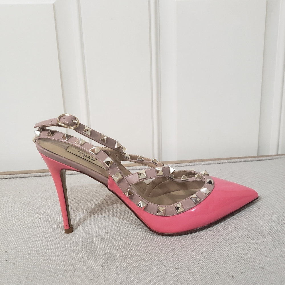 Kaitlyn Pan Rockstud Pink Leather Pointed-Toe Heels - Picture 10 of 13